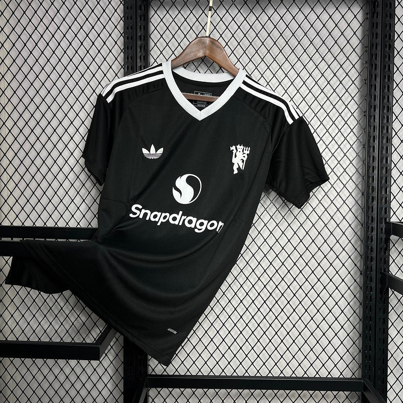 MANCHESTER UNITED 24/25 BLACK SHIRT 