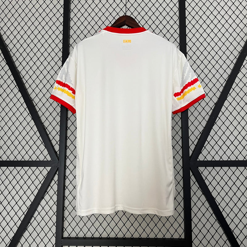 CAMISETA DE ENTRENAMIENTO BLANCA INTERNACIONAL 24/25