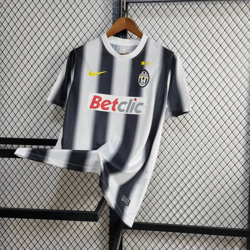 CAMISA RETRÔ DA JUVENTUS 12/13 PRETO E BRANCO