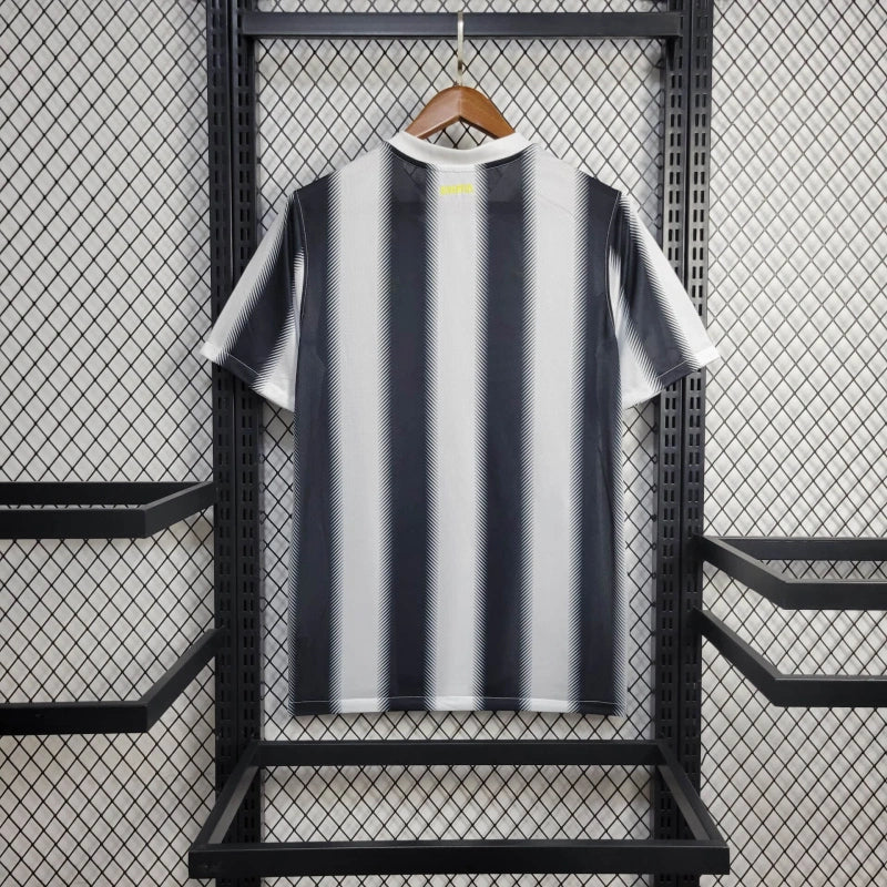 CAMISA RETRÔ DA JUVENTUS 12/13 PRETO E BRANCO